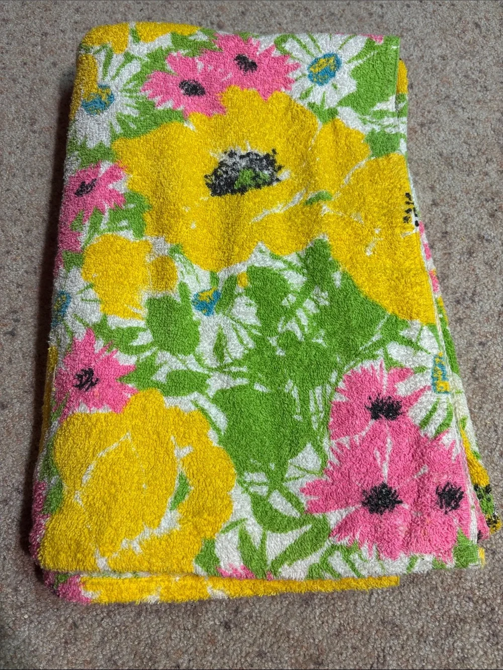 Vtg 70s Flower Power Oversized Beach Towel 46x70 Terry Cloth Fabric